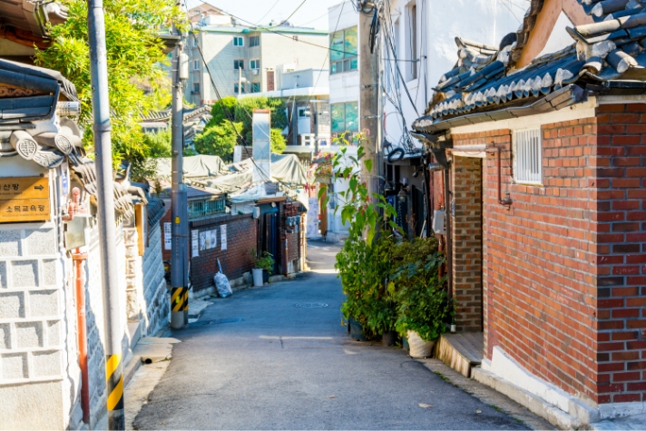 한적한 골목길의 모습