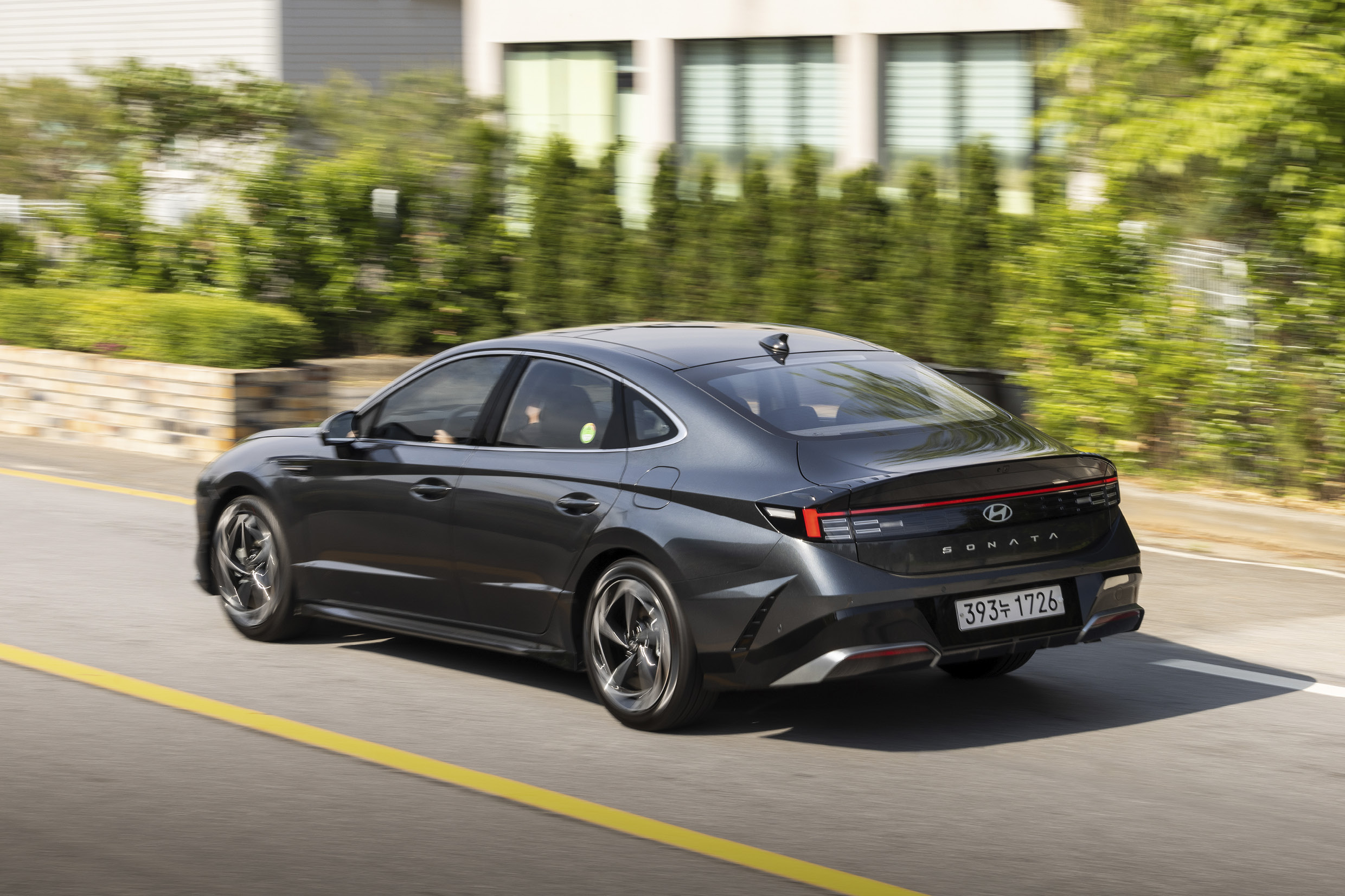 Hyundai Sonata the Edge in motion
