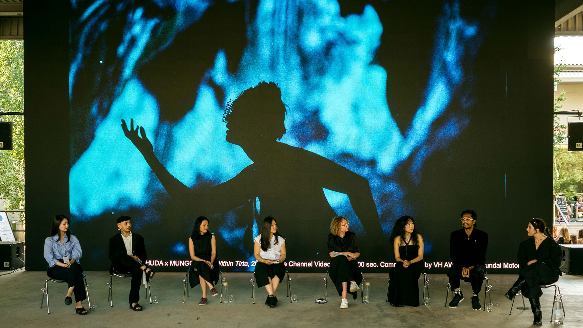 Image 4: The 6th VH AWARD Presentation at HEK (House of Electronic Arts). Image courtesy of HEK. Photo: Franz Wamhof.
