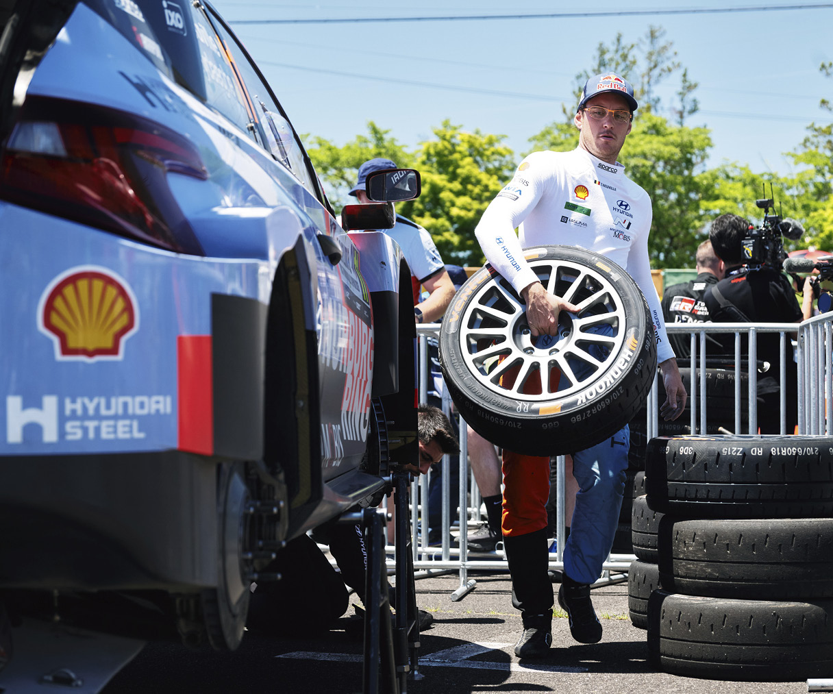 How Neuville Helps Replace Tires