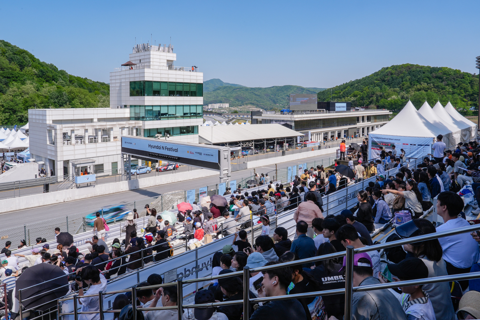 Spectators filling the Hyundai N Festival venue