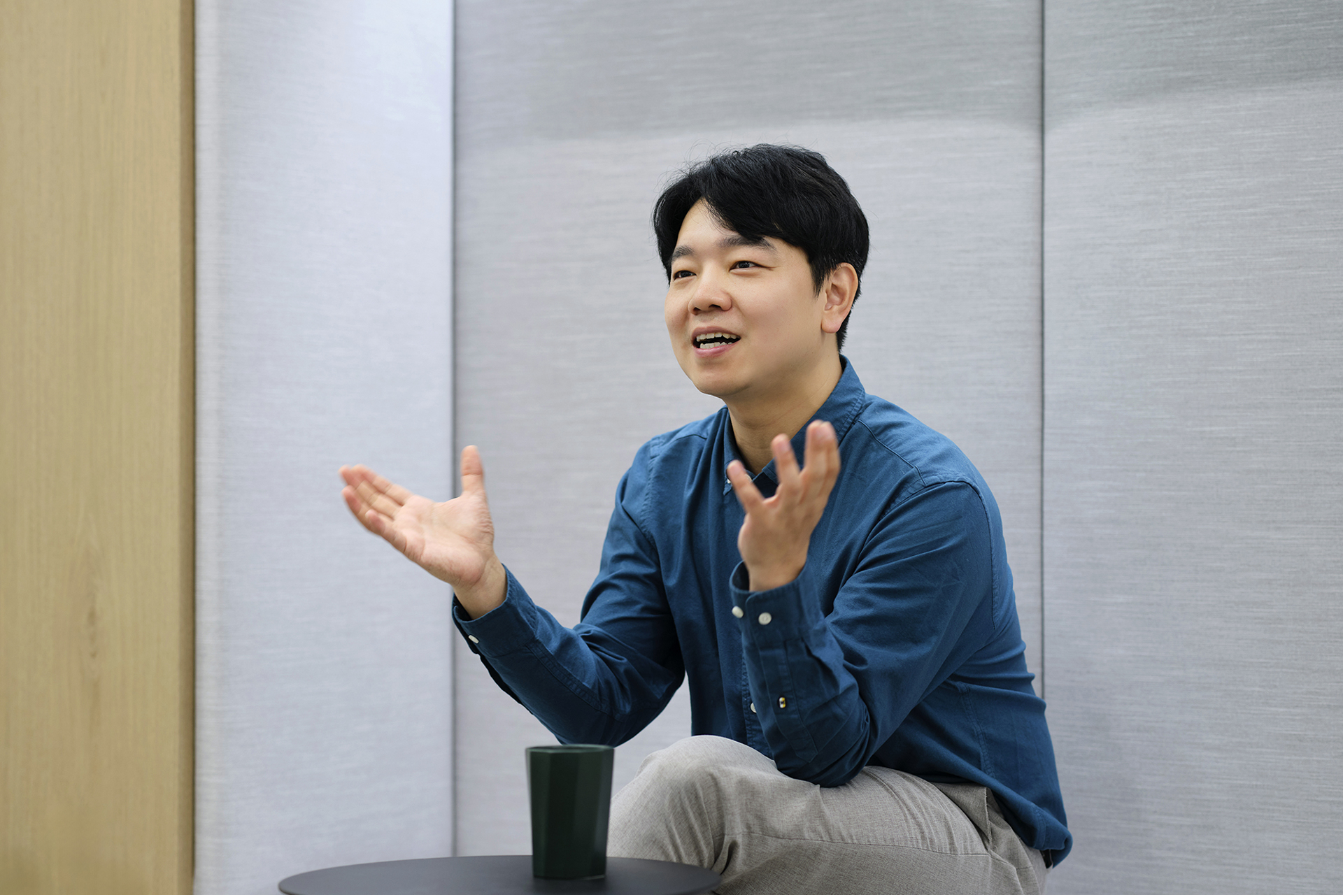 인터뷰 중인 현대엔지비 장태진 파트장