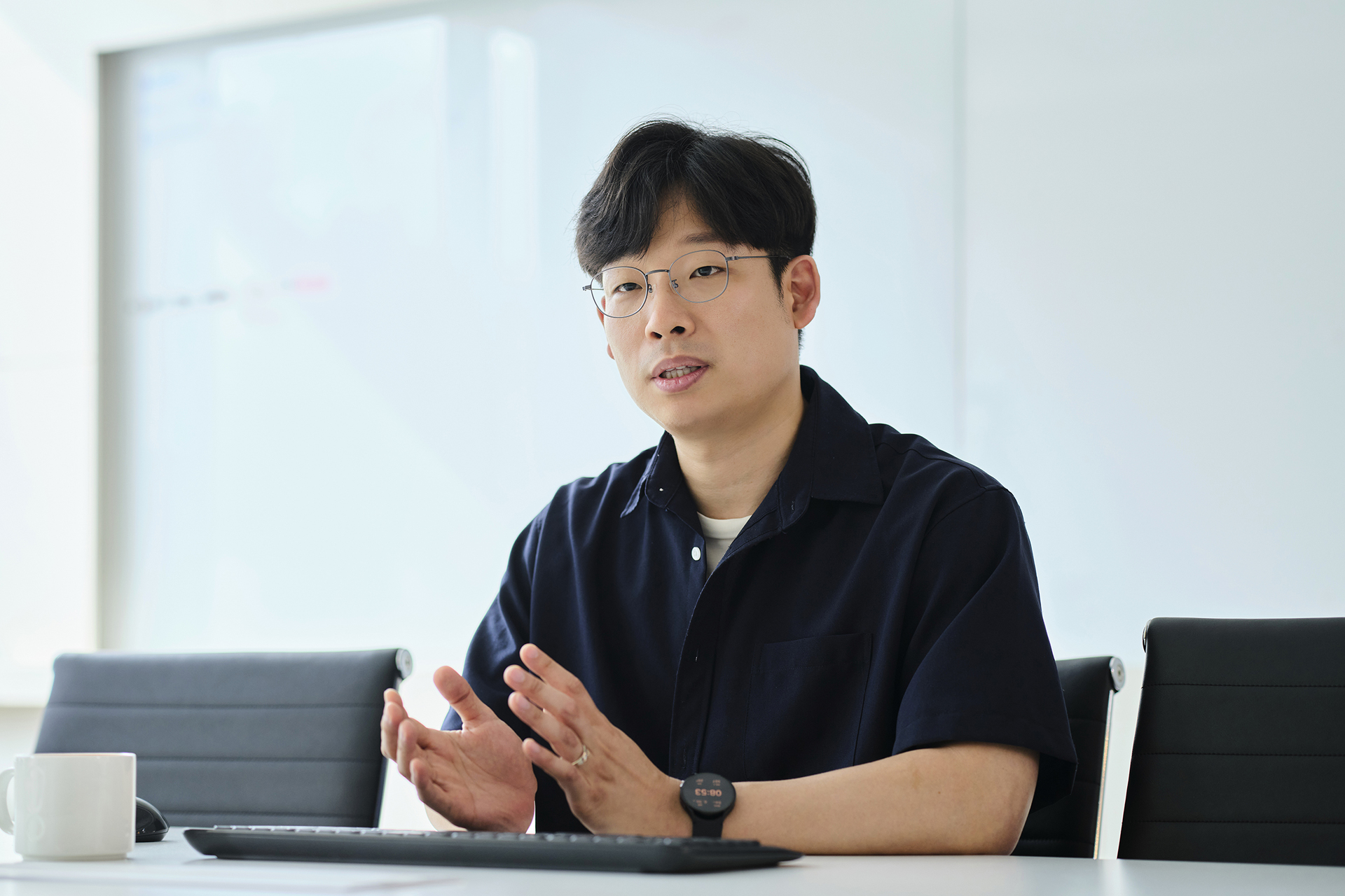 인터뷰 중인 현대엔지비 윤진철 파트장