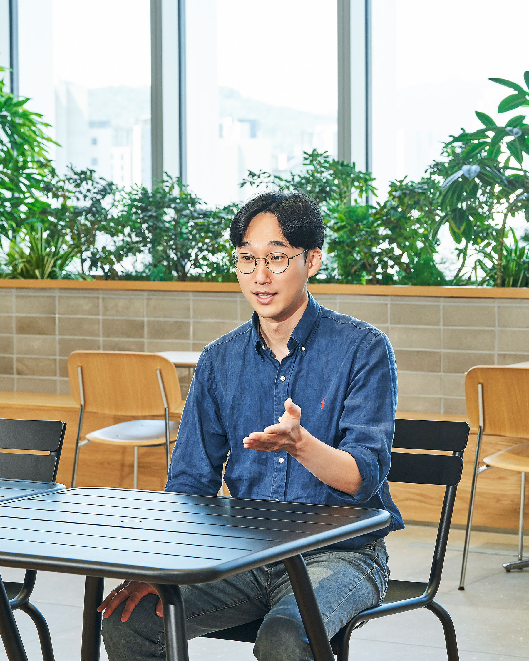 Jeongtaek Oh, Senior Manager, CV&LCV Solution Planning Team, during an interview