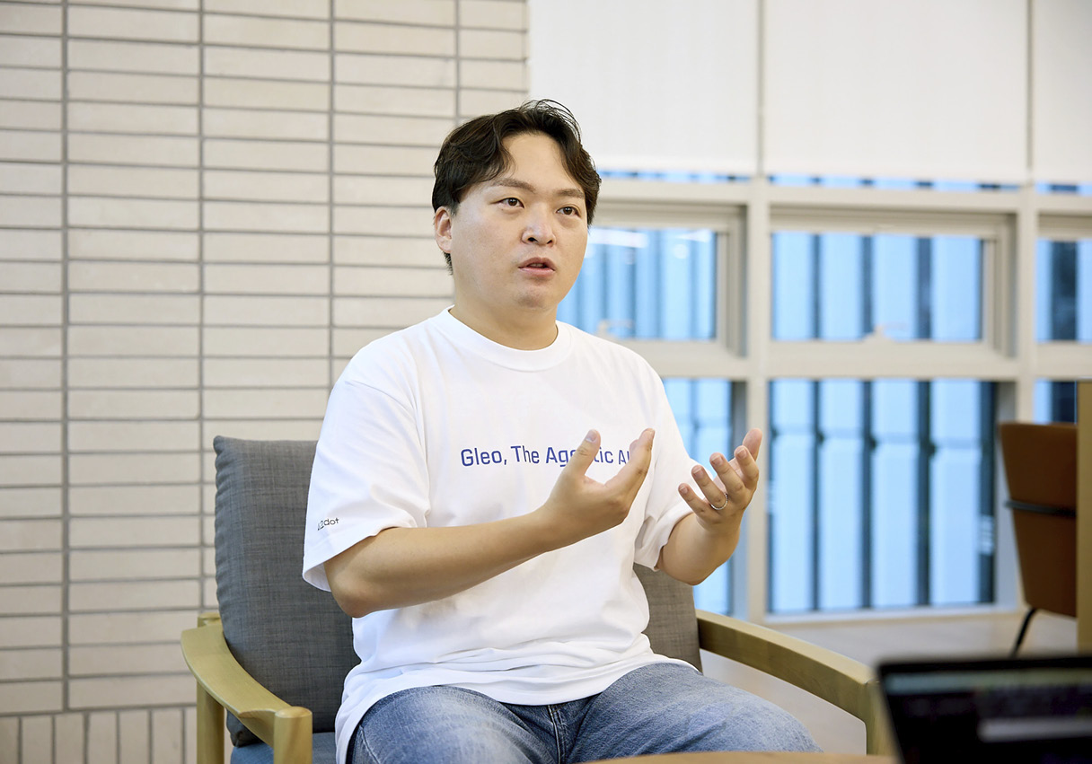 류성한 팀 리드가 인터뷰 중이다