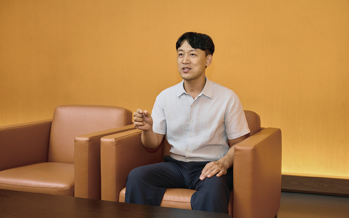 안종교 책임연구원이 기술에 대해 설명 중이다